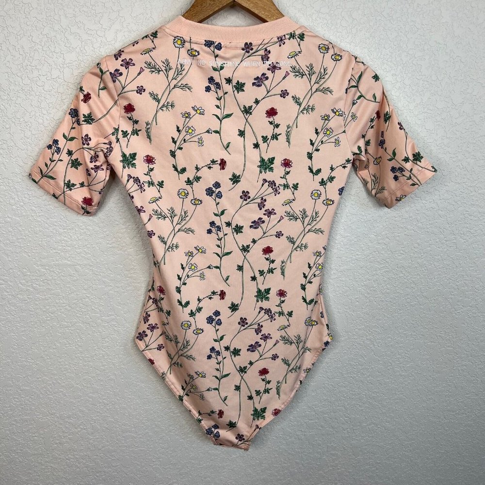 Adidas Floral Bodysuit Women's Size XS Pink Short Sleeve Casual Snap Closure - Picture 9 of 10